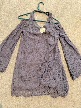 Chaser Lace Cold-Shoulder Women's Dress in Gray